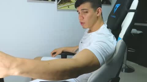 Snapshot of levelingg chatting on 01-30-25, 02:27 levelingg online show from 01-30-25, 02:27