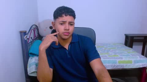 Snapshot of levii_7 chatting on 10-10-25, 11:48      0600AM-1200PM - online show from 10-10-25, 11:48