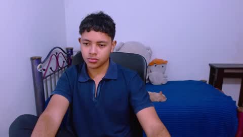 Snapshot of levii_7 chatting on 10-17-25, 04:26      0600AM-1200PM - online show from 10-17-25, 04:26