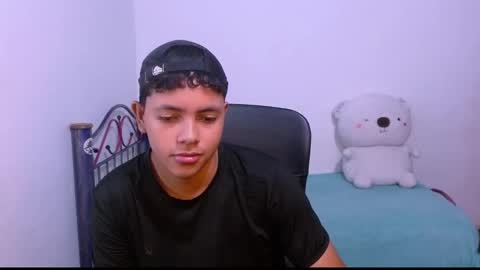 Snapshot of levii_7 chatting on 11-03-25, 03:30      0600AM-1200PM - online show from 11-03-25, 03:30