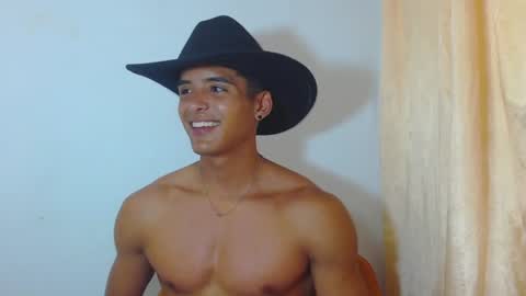 i  am lewis ly EDUARDO MEMDOZA15 online show from 06-16-26, 07:16