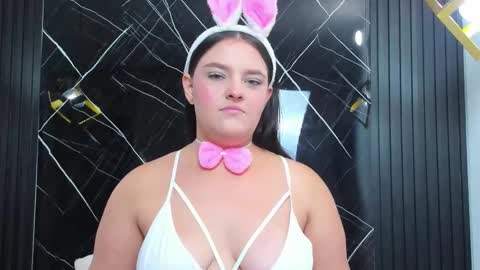 Snapshot of lexa_lust chatting on 10-08-25, 11:19 Lexa online show from 10-08-25, 11:19