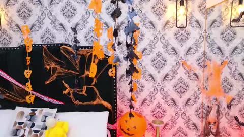 LexaDeRuso online show from 10-27-25, 03:10