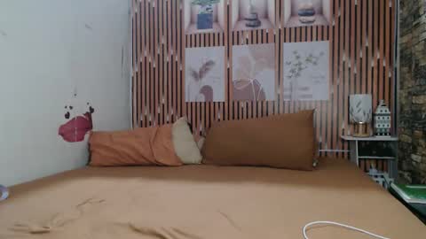 Snapshot of lexi818 chatting on 05-17-26, 12:01 lexianna online show from 05-17-26, 12:01