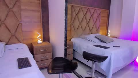 Snapshot of lexianddeker chatting on 10-15-25, 07:03 Lexi Derek online show from 10-15-25, 07:03