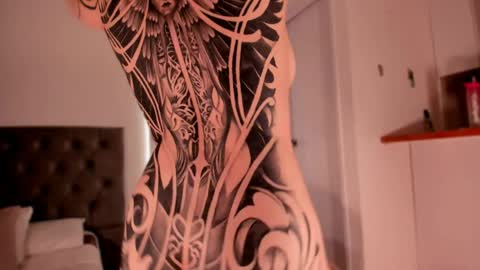 LEXIE online show from 04-21-26, 01:42