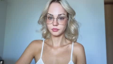 Snapshot of lexie_wild chatting on 06-17-26, 07:00 Lexie online show from 06-17-26, 07:00