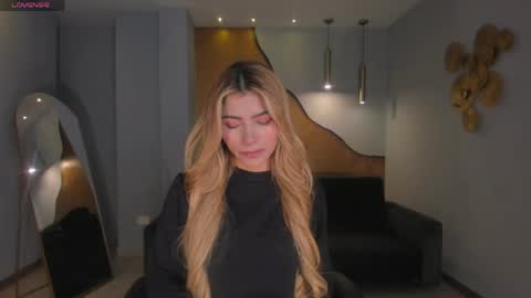 Snapshot of lexiewayne chatting on 05-10-26, 11:04 Lexie online show from 05-10-26, 11:04