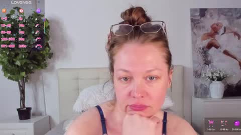 Lexi online show from 05-10-26, 10:37