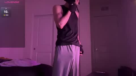 Snapshot of lexxxcazzo chatting on 09-22-25, 06:04 Dromaeosaurex online show from 09-22-25, 06:04