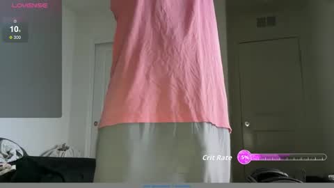 Snapshot of lexxxcazzo chatting on 03-11-26, 07:36 Dromaeosaurex online show from 03-11-26, 07:36