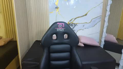 Snapshot of lexy_tay chatting on 05-27-26, 12:02 lexy_tay online show from 05-27-26, 12:02