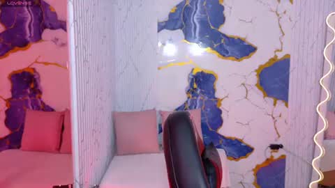 Snapshot of lexy_tay chatting on 06-10-26, 12:04 lexy_tay online show from 06-10-26, 12:04