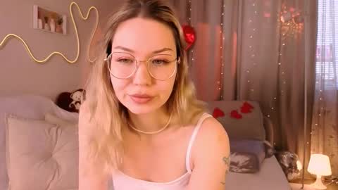 Lily online show from 03-04-26, 04:40