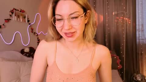 Snapshot of leyalayla chatting on 04-11-26, 07:45 Lily online show from 04-11-26, 07:45