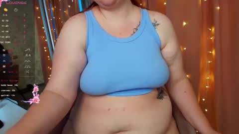 Snapshot of leyaloveee chatting on 07-25-26, 11:57 Your Leya online show from 07-25-26, 11:57