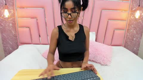 Leyla online show from 01-06-25, 12:46