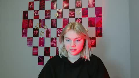 Leyla online show from 11-26-25, 07:09