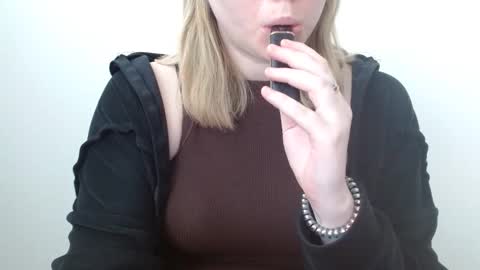 Leyla online show from 05-20-26, 07:03