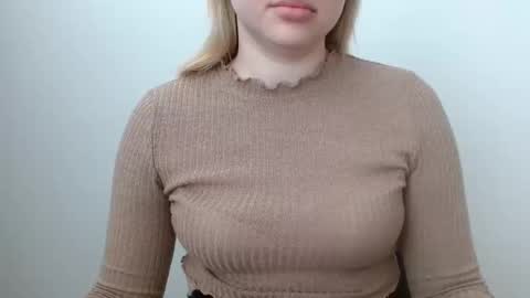 Leyla online show from 05-25-26, 06:19