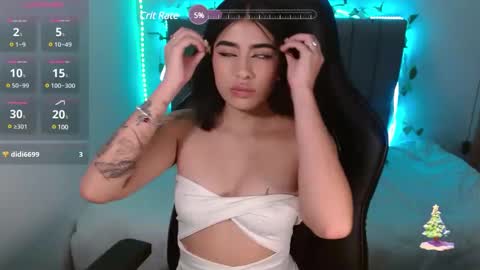 Snapshot of leyla_sans chatting on 12-13-24, 01:04 Leyla online show from 12-13-24, 01:04