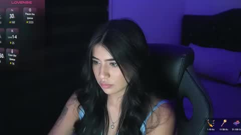 Snapshot of leyla_sans chatting on 11-20-25, 12:33 Leyla online show from 11-20-25, 12:33