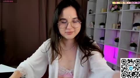 Snapshot of leylamirage chatting on 05-27-26, 08:17 leylamirage online show from 05-27-26, 08:17