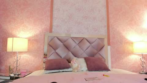 LEZY online show from 11-08-25, 07:34