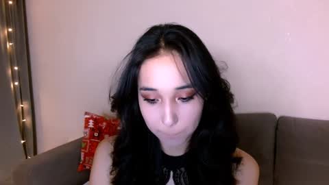 Snapshot of li_noen chatting on 01-11-25, 01:37 Li  online show from 01-11-25, 01:37