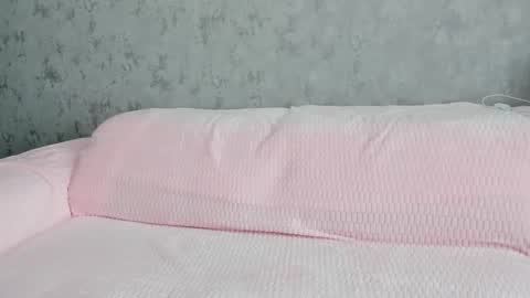 LEANNAA online show from 10-26-25, 06:41