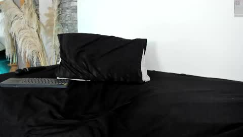 Lia James online show from 03-07-26, 04:37