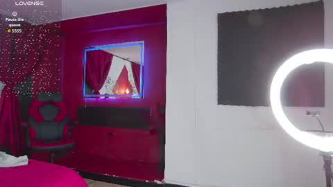 Snapshot of lia_avalon chatting on 06-30-26, 11:33 Lia Avalon online show from 06-30-26, 11:33
