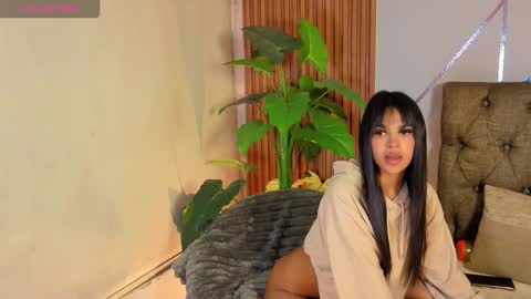 lia_bunny7 online show from 02-27-26, 06:57