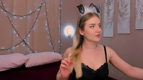 Snapshot of lia_candy_ chatting on 04-19-26, 01:38 Lia online show from 04-19-26, 01:38