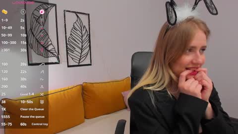 Snapshot of lia_candy_ chatting on 04-30-26, 03:13 Lia online show from 04-30-26, 03:13