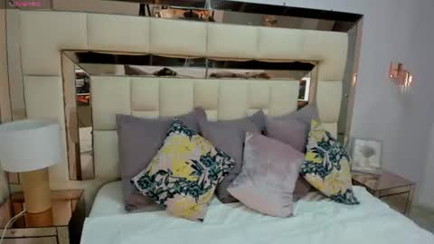 Lia  online show from 06-14-26, 03:08