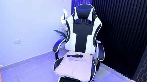 Lia  online show from 07-22-26, 04:32