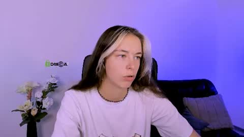 lia_dream_ online show from 06-12-26, 09:41