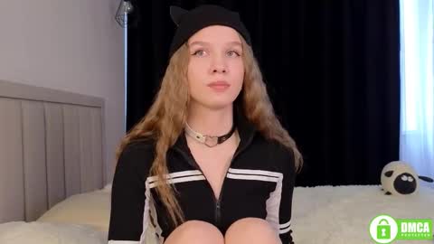 Lia  online show from 10-10-25, 10:14