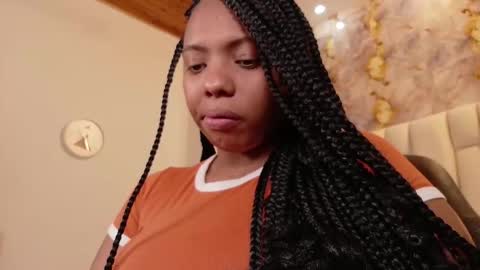 lia_mariana online show from 10-30-25, 05:46