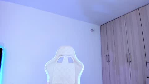 Snapshot of lia_queen610 chatting on 03-07-25, 03:19 Little Queen Lia  online show from 03-07-25, 03:19