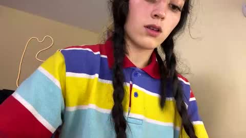 Little Queen Lia  online show from 12-04-25, 08:39