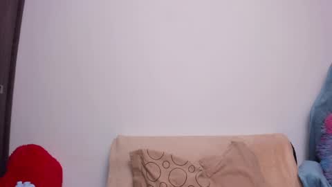 Snapshot of lia_queen610 chatting on 05-29-26, 11:47 Little Queen Lia online show from 05-29-26, 11:47