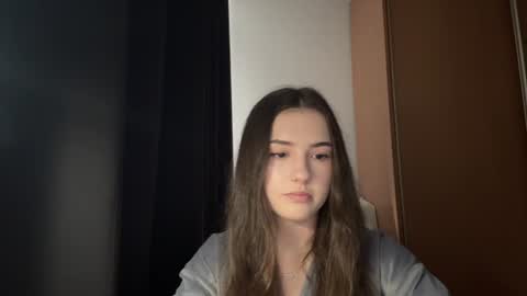 Snapshot of lia_queenie chatting on 06-16-26, 07:22 Lia online show from 06-16-26, 07:22