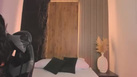 Snapshot of lia_sexx19 chatting on 06-12-26, 03:16 Lia online show from 06-12-26, 03:16