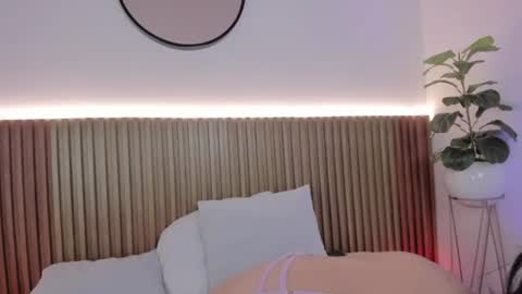 Snapshot of lia_sexx19 chatting on 06-17-26, 02:25 Lia online show from 06-17-26, 02:25