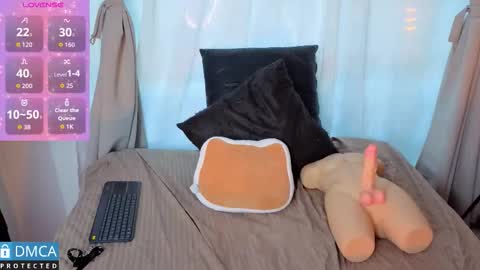 lia summer1 online show from 11-12-25, 07:13