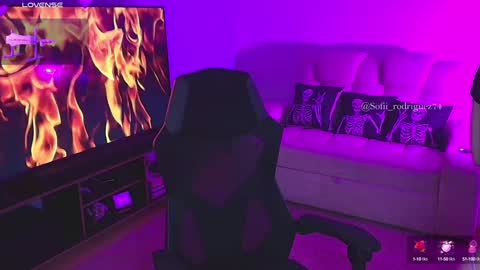 Snapshot of liaa_rodriguezz chatting on 02-04-25, 01:02 Liaa online show from 02-04-25, 01:02