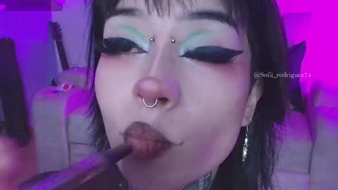 Snapshot of liaa_rodriguezz chatting on 02-20-25, 12:52 Liaa online show from 02-20-25, 12:52