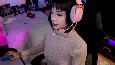 Snapshot of liaa_rodriguezz chatting on 10-11-25, 11:47 Liaa online show from 10-11-25, 11:47